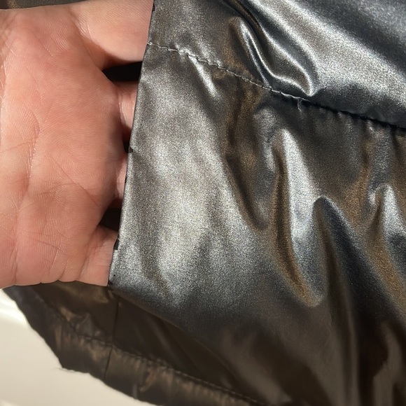 Old Navy metallic grey button up puffer vest size S - Picture 3 of 7